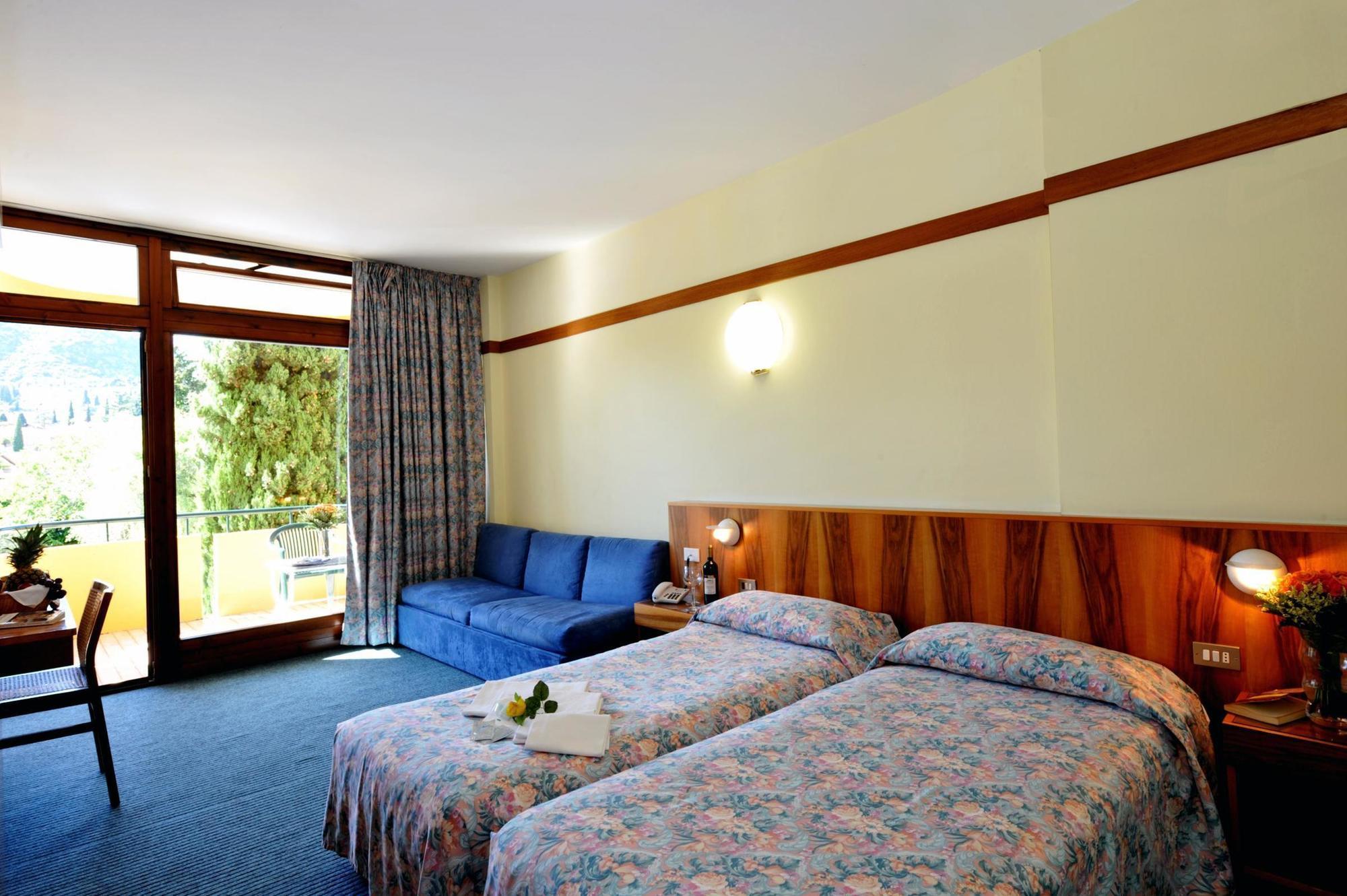 Hotel Royal Garda  Esterno foto